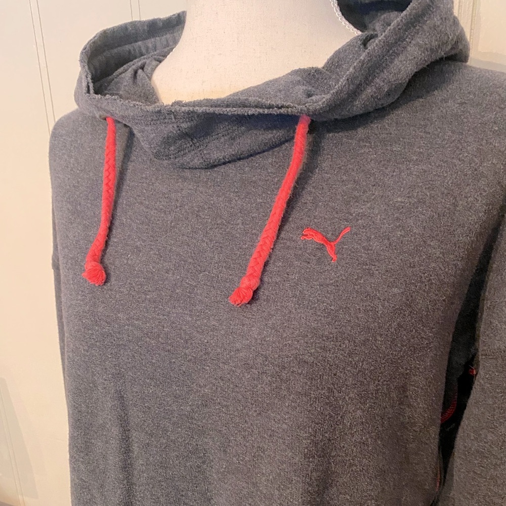 Puma Cropped hoodie!